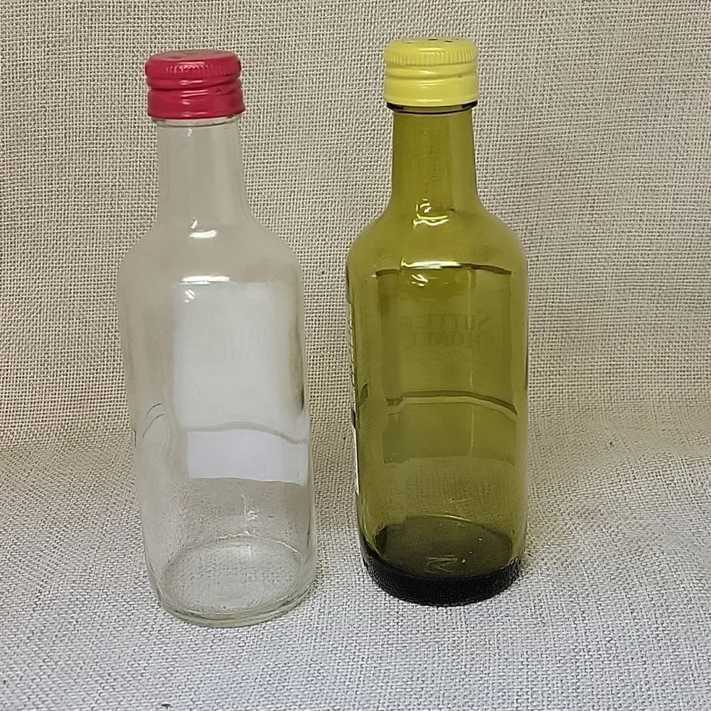 Wine Bottle S&P shakers, Cork Screw,‎ Cheese Cutter W/ Tray 2 Books